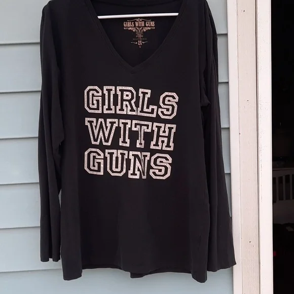 Black long sleeve gwg shirt. Size 17 stretchy shorts. - Picture 2 of 7